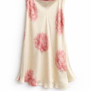 Banana Republic Floral Satin Midi Skirt – Size 8 Cream & Pink – Elegant Bias Cut